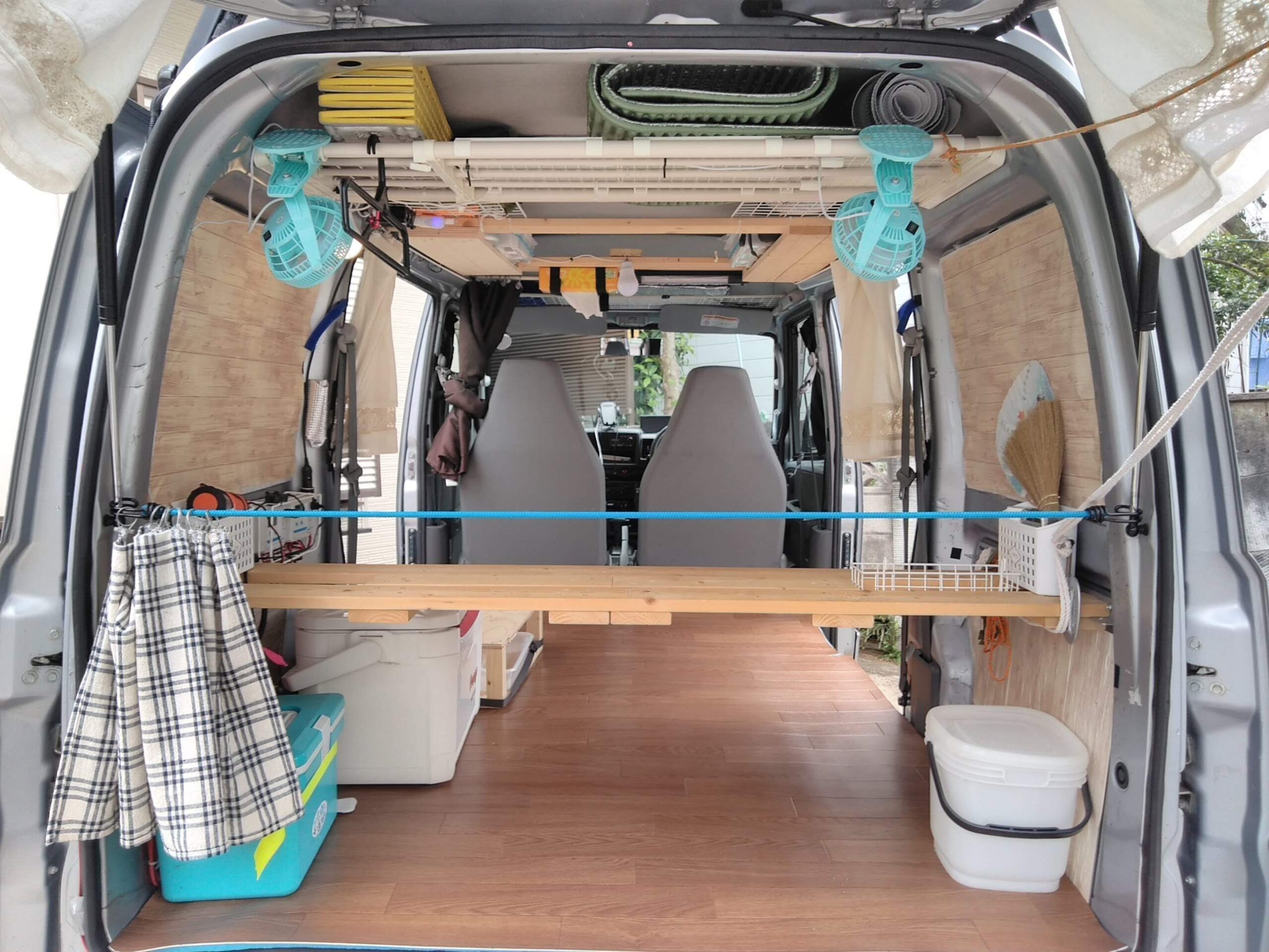 軽バン改造ガイド｜DIYで快適な車中泊仕様にする方法