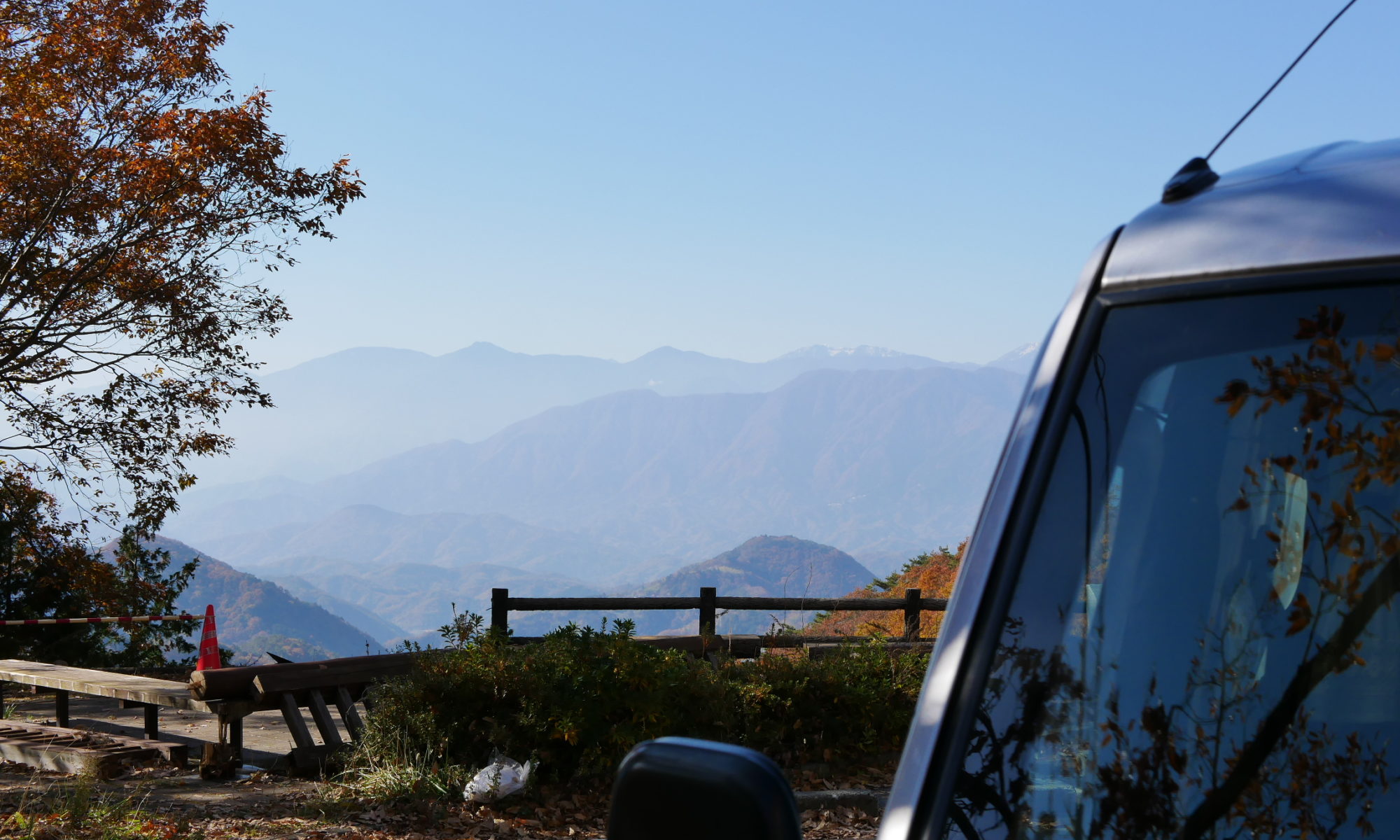 車中泊アウトドアで使える折り畳み１００wソーラーパネル 旅遊び 旅と遊びを楽しむために